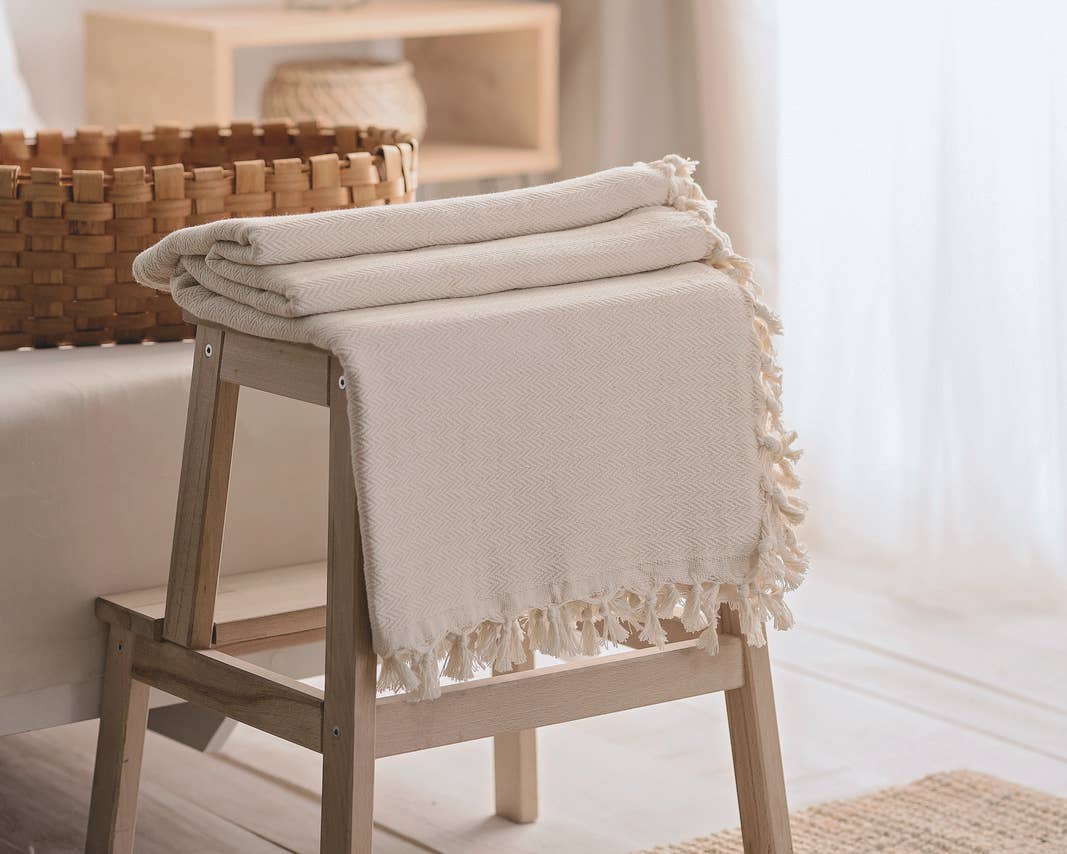 Minimalist 100% Cotton Throw Blankets & Bedspreads by Moa — view 9