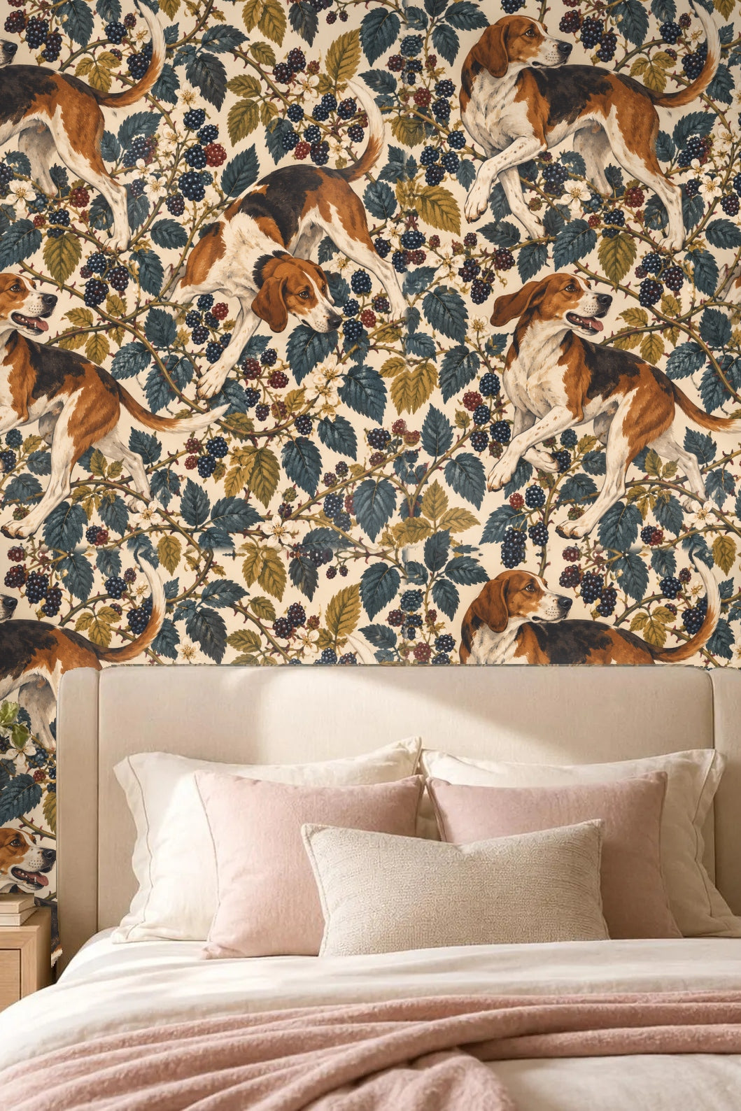 Close-up of Foxhound Blackberry wallpaper pattern with detailed hounds and blackberry vines