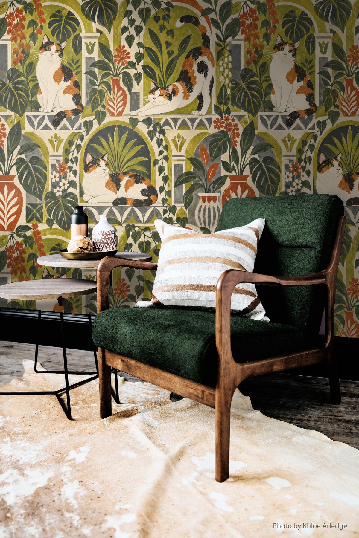 Calico Courtyard wallpaper shown in an interior setting