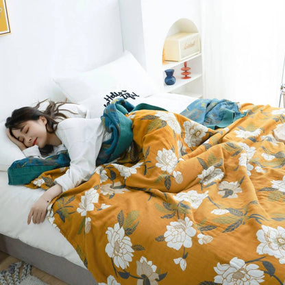 Sunshine Floral Quilt by Moderny — view 5