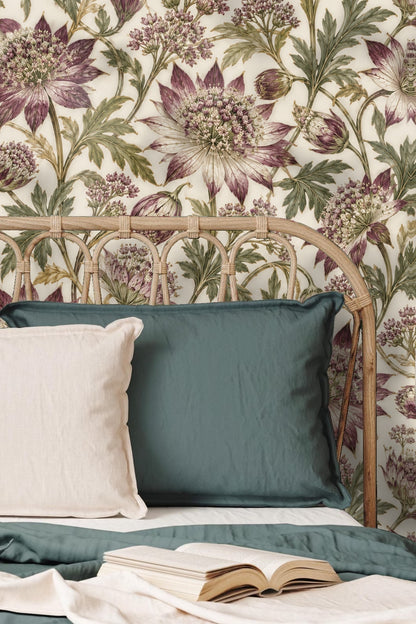 Naturalistic astrantia flower clusters and buds in vintage botanical wallpaper pattern.