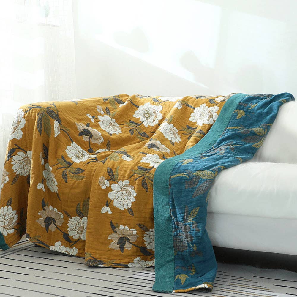 Sunshine Floral Quilt by Moderny — view 4
