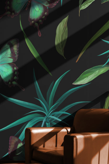 Lueur de minuit tropicale avec papillons