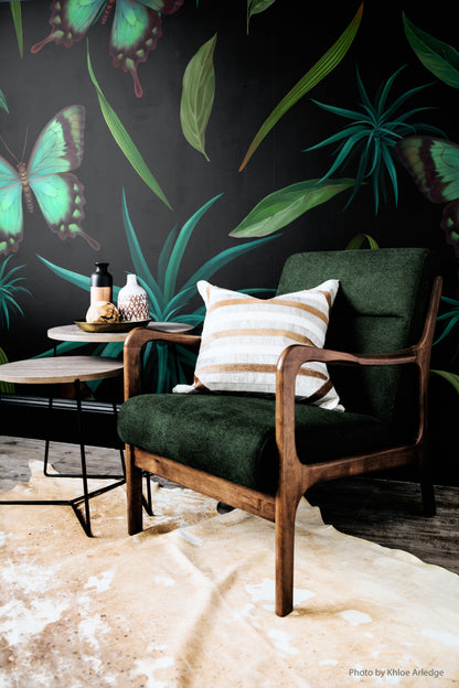 Lueur de minuit tropicale avec papillons