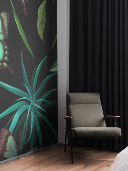 Lueur de minuit tropicale avec papillons