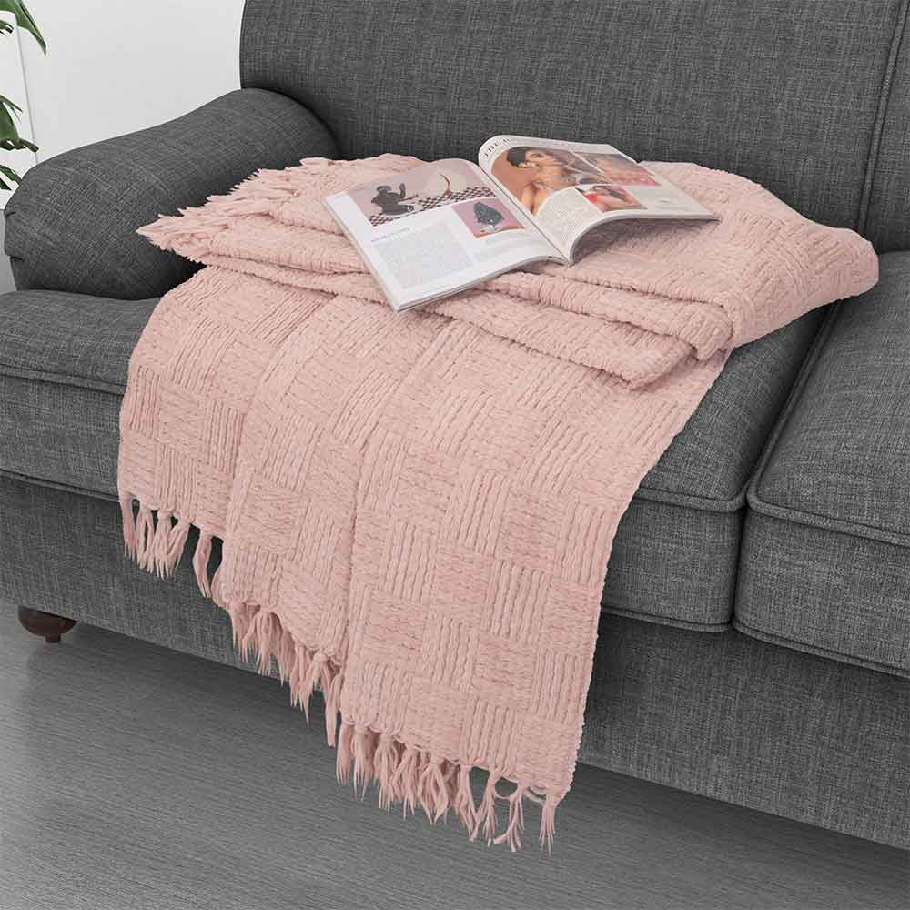Kathy Ireland Oversized Chenille Fringed Basket Throw by Bed Bath Fashions — view 10