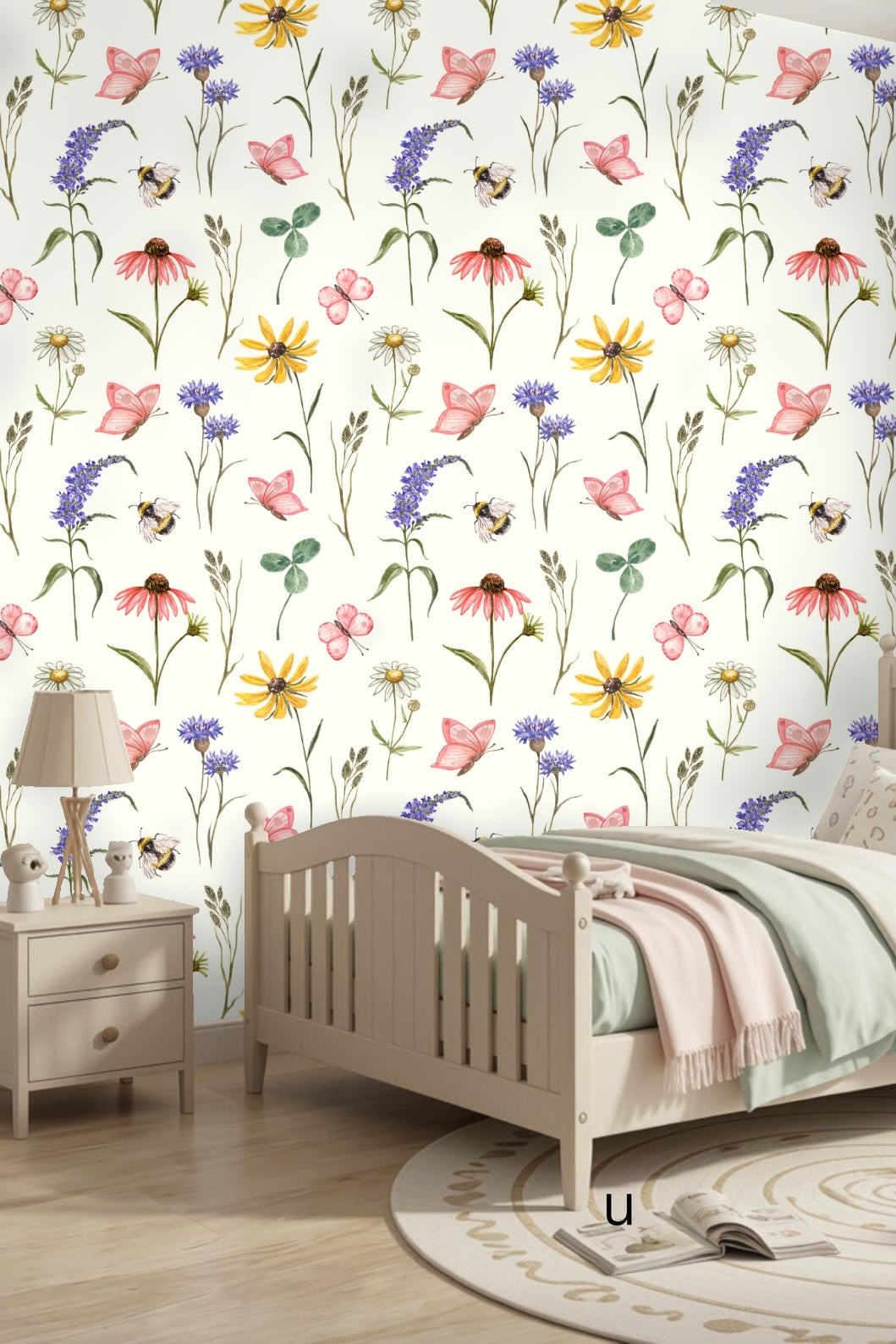 Close-up of detailed watercolor black-eyed Susans and daisies in the wallpaper design.