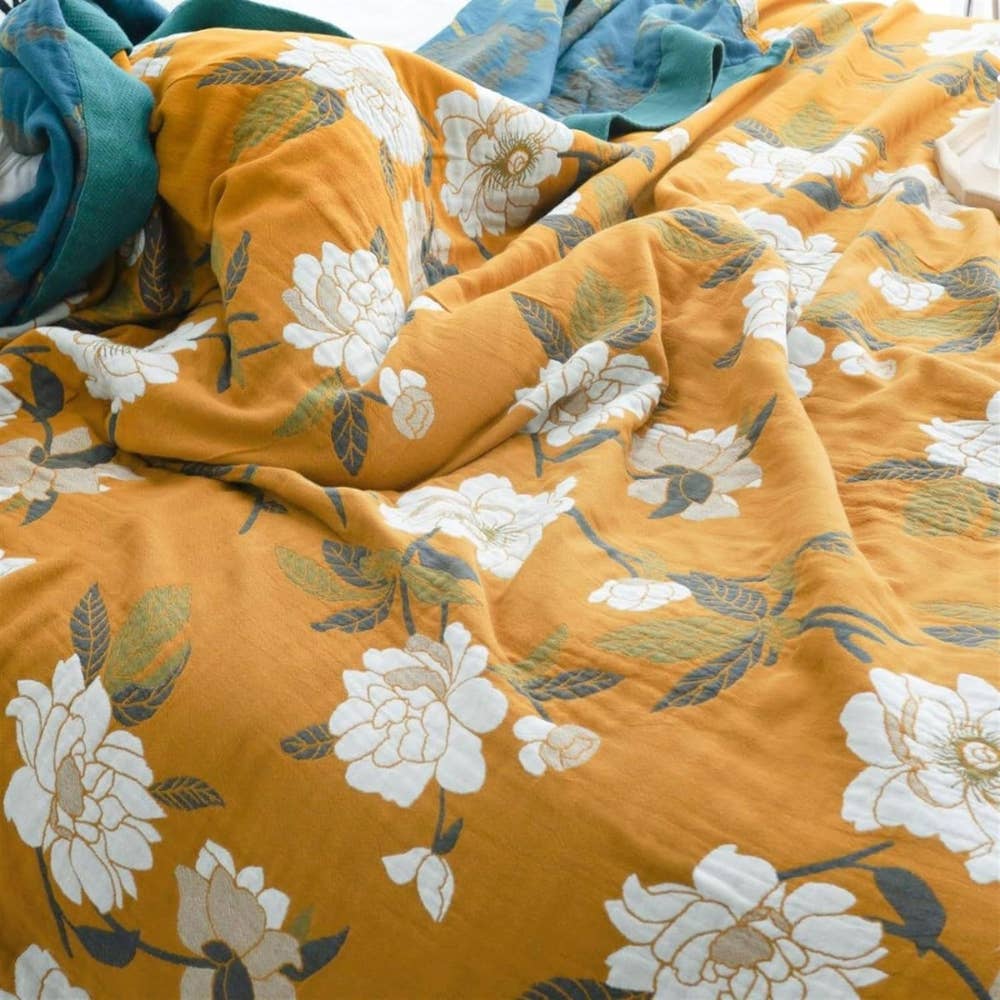 Sunshine Floral Quilt by Moderny — view 6