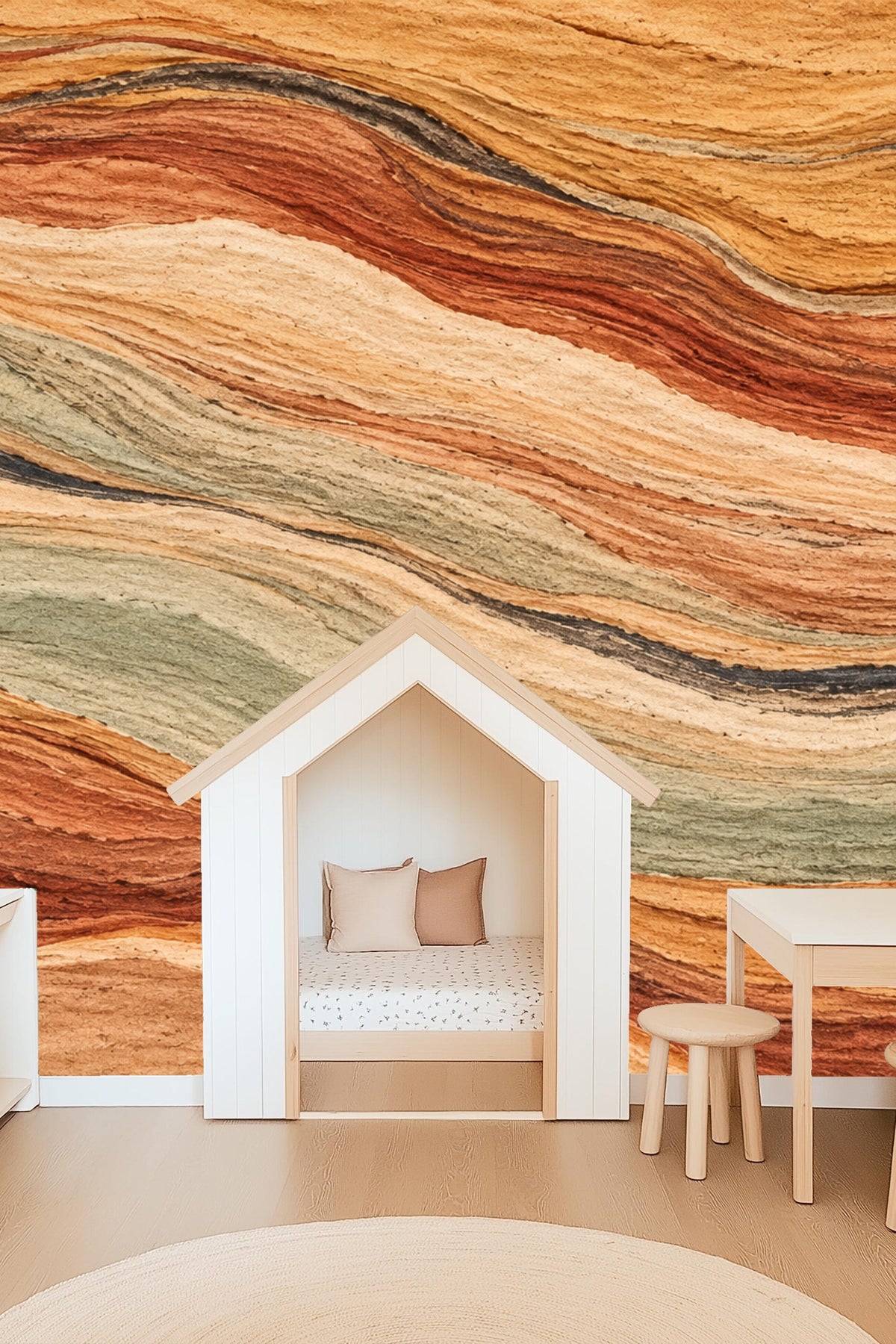 Wallpaper pattern demonstrating horizontal striations and organic flow