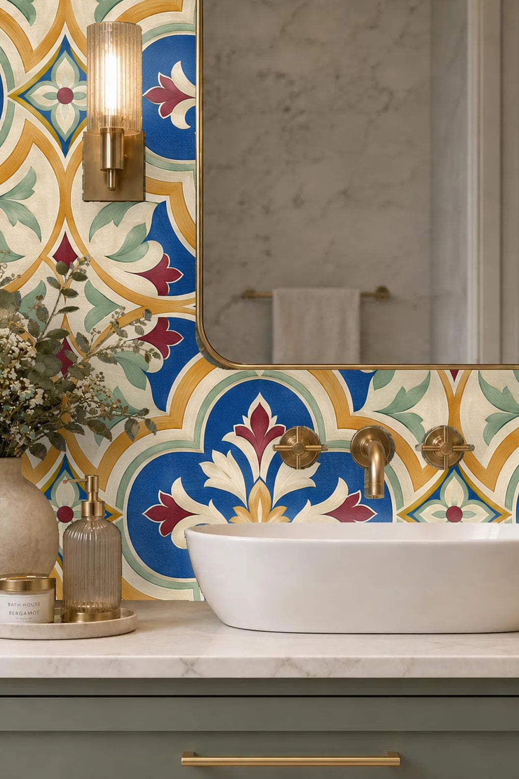 Curved arch shapes creating a tessellated effect in the wallpaper design