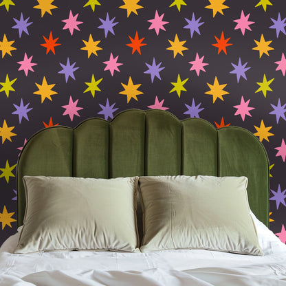 Full wall example with Nocturne Starburst in a midcentury-modern living room, showing pattern repeat and scale