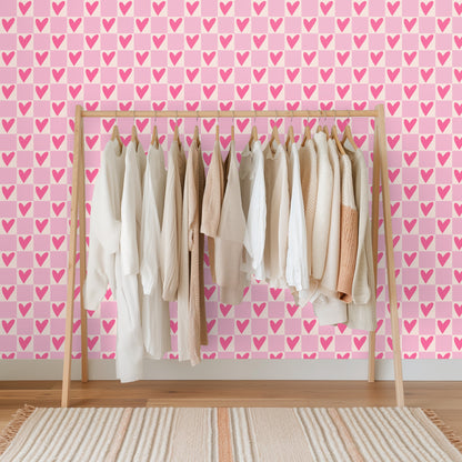 Full-wall view of the heart checkerboard pattern showing even, small repeats and playful heart shapes